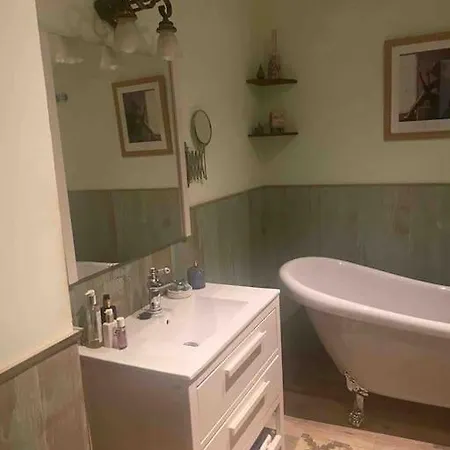 Beautiful Home, 3 Double Bedrooms, And Alicante