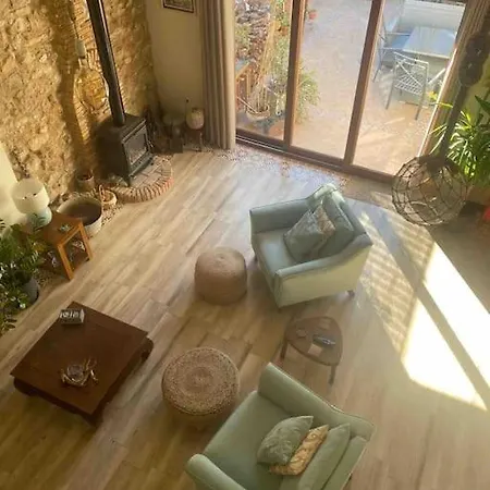 Beautiful Home, 3 Double Bedrooms, And