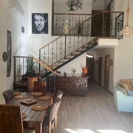 Beautiful Home, 3 Double Bedrooms, And