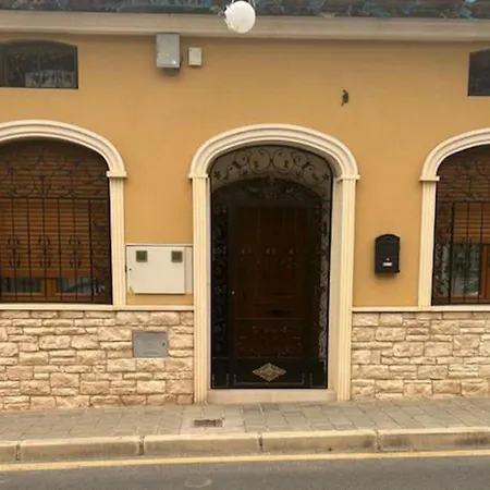 Beautiful Home, 3 Double Bedrooms, And Holiday home Alicante